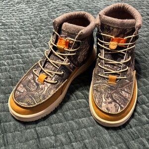 Hey Dude Bradley mossy oak camo shoes boot lightweight comfortable